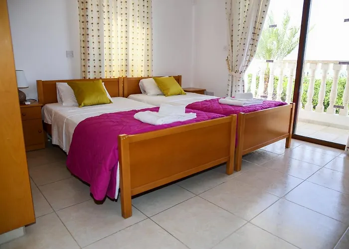 Lambriana Vila Pegeia