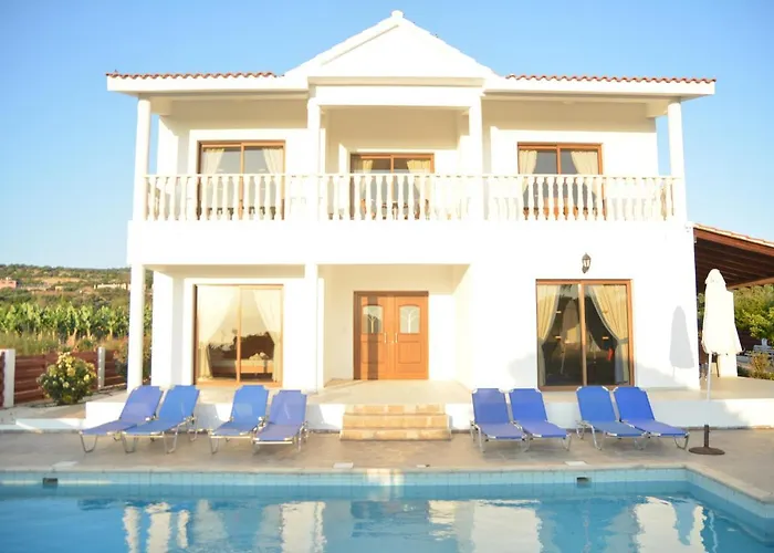 Lambriana Vila Pegeia